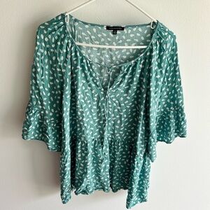 Green Polka Dot Women's Top staccato size medium ruffle flare top